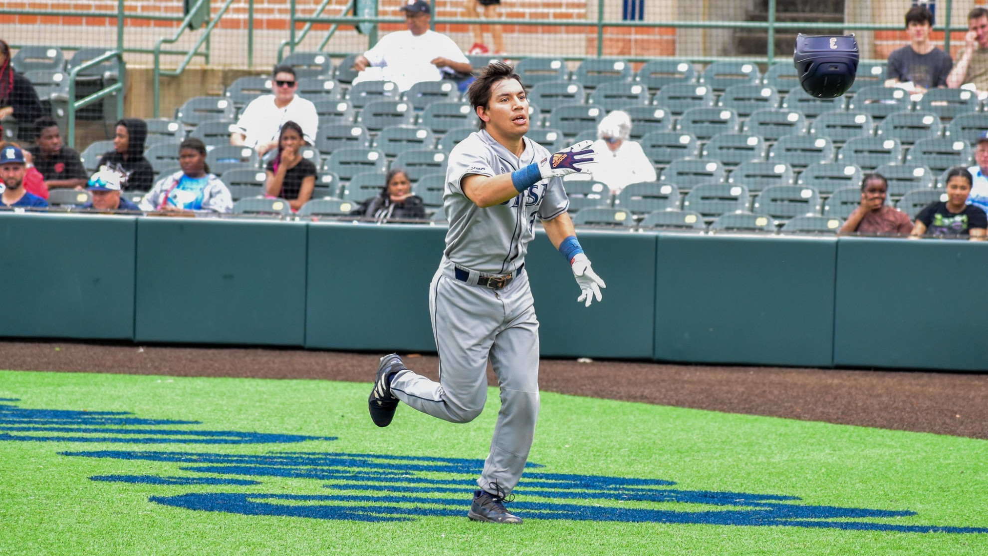 Late-inning heroics by Valdez lifts No. 25 UTSA over UAB