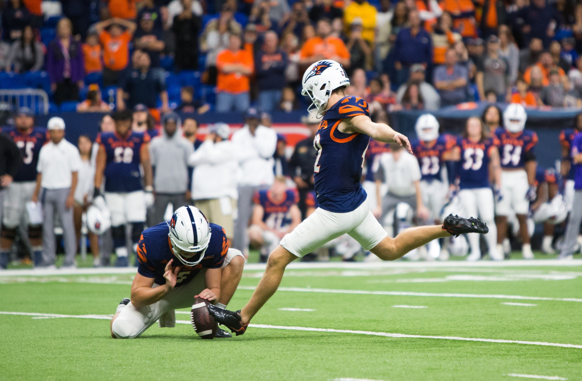 Harris repeats as Earl Campbell Tyler Rose Award semifinalist - UTSA  Athletics - Official Athletics Website