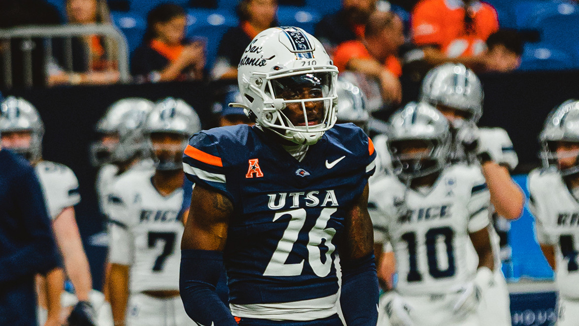 Bryce Grays named Allstate AFCA Good Works Team nominee