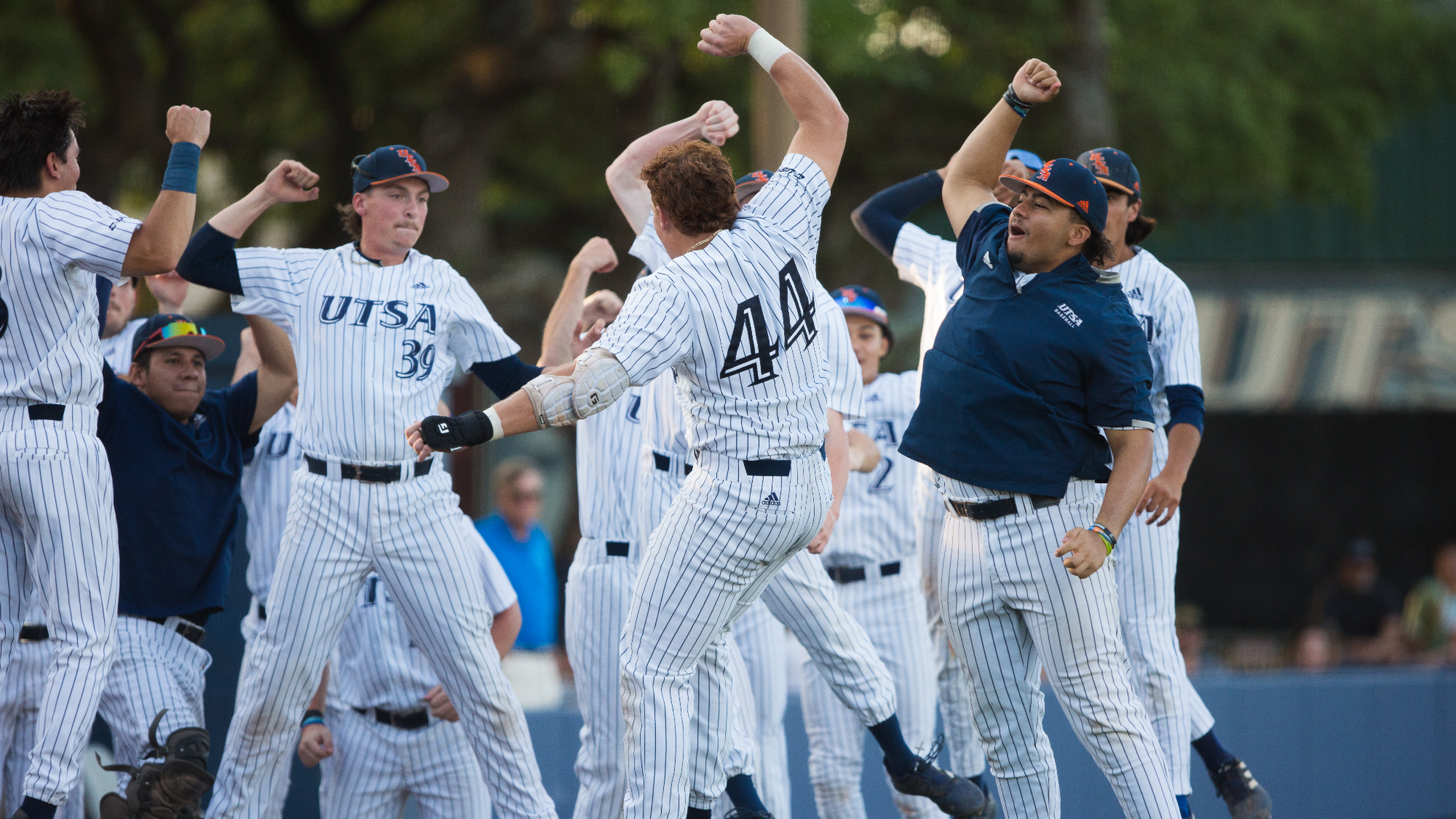 Miller and Valdez named to ABCA/Rawlings All-Region Team - UTSA