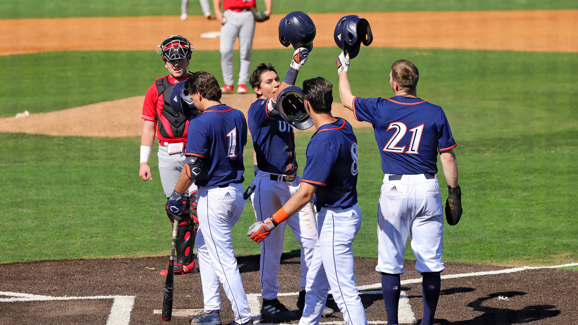 Miller and Valdez named to ABCA/Rawlings All-Region Team - UTSA