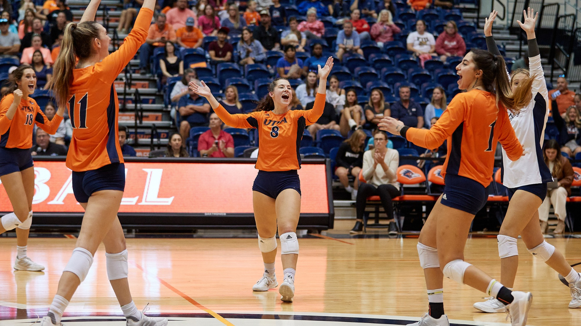 Volleyball Looking To Bounce Back Saturday Against UT Arlington - UTRGV  Athletics