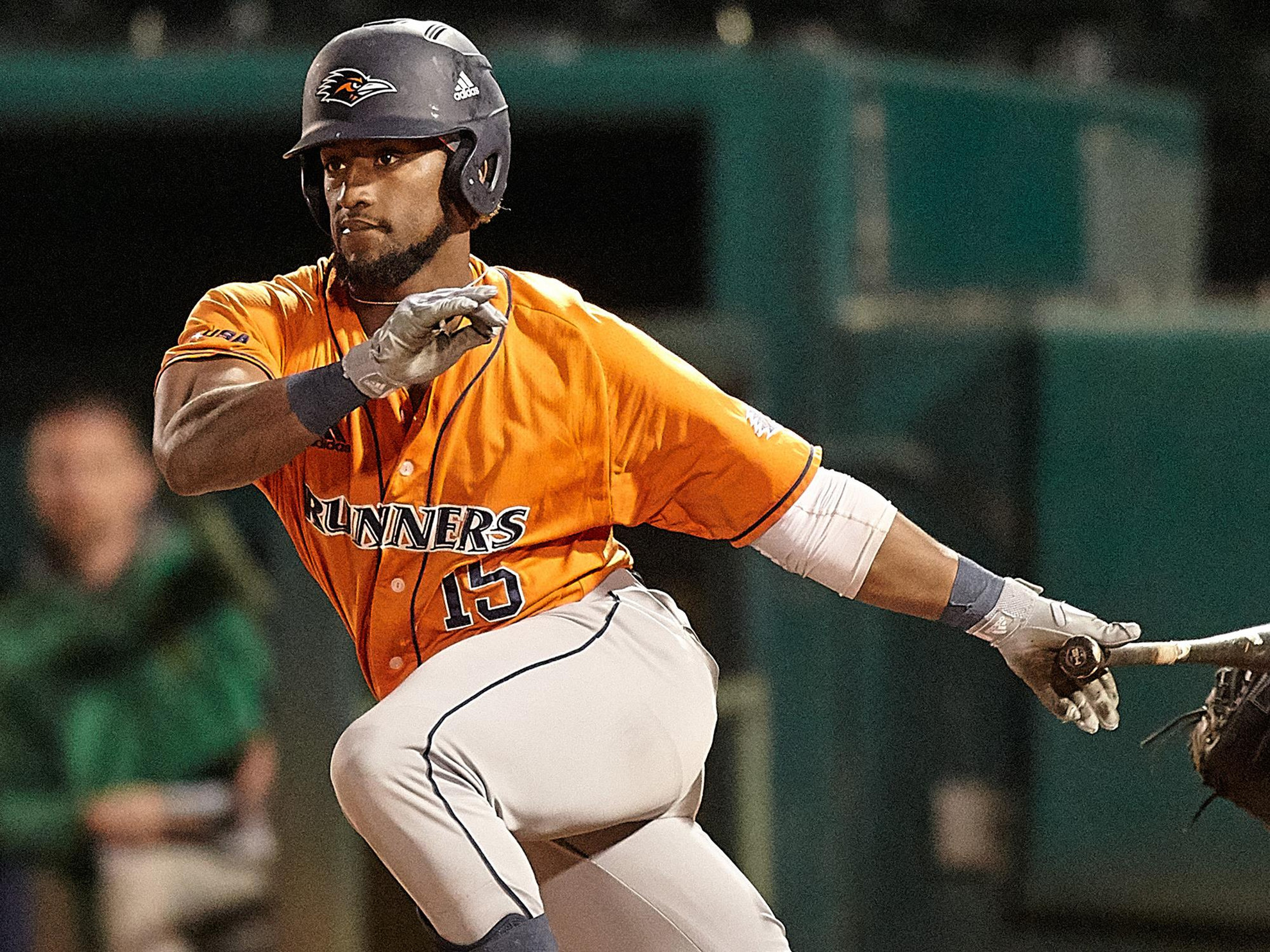 No. 21 Tigers walk-off the Roadrunners in extras to sweep the series
