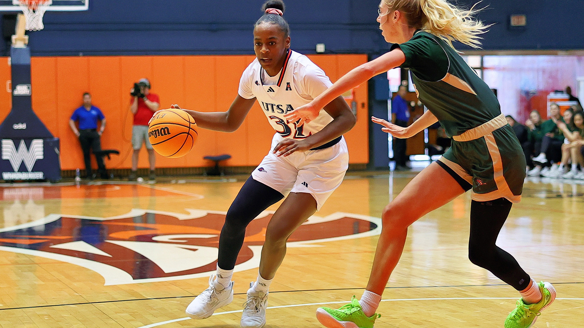 Jordyn Jenkins Listed On 2025 Becky Hammon Mid Major Player Of The Year 