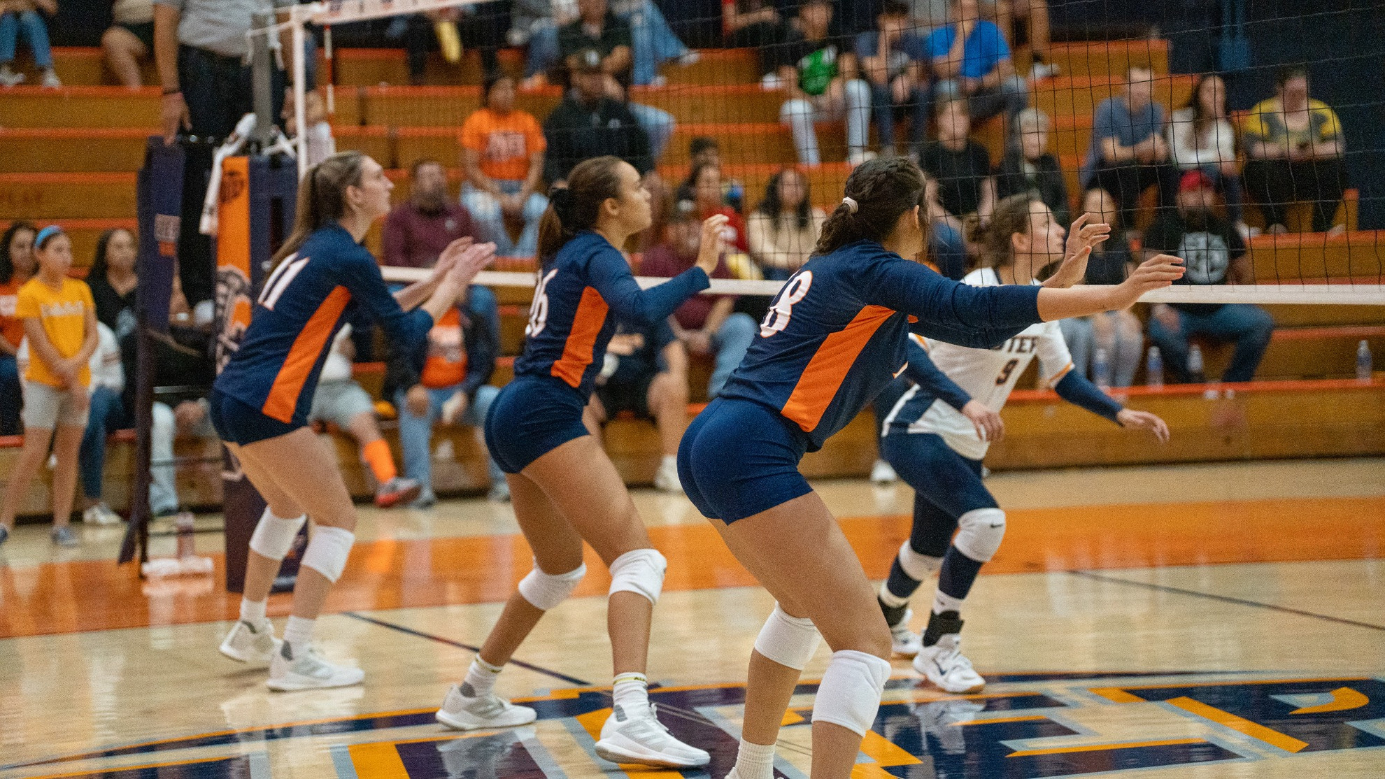 Roadrunners sweep 49ers to open conference play - UTSA Athletics