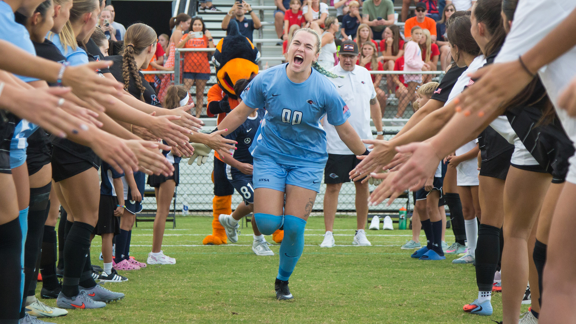 ケスラーは、UTSA Athleticsの2つの統計でUTSAキャリアレコードホルダーになります