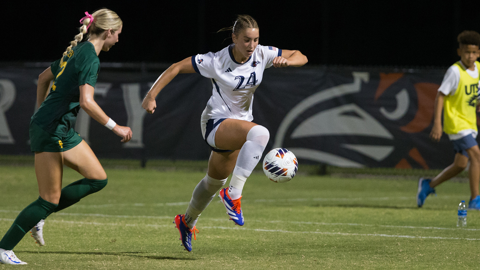 Johnson named AAC Freshman of the Week, Dade Honorable Mention - UTSA