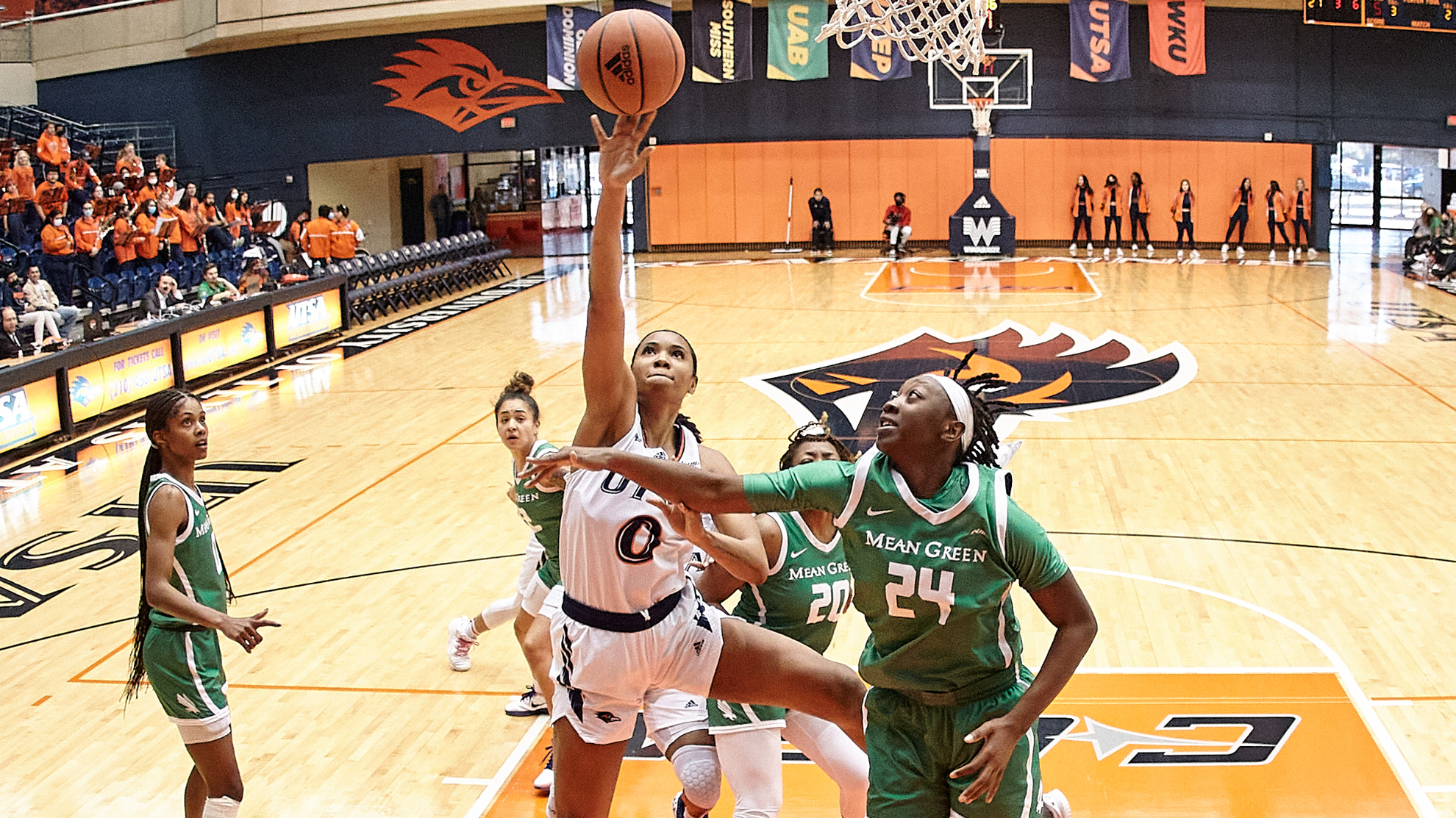 Utsfa UTSA falls in seesaw battle with SFA on Monday night - UTSA Athletics ...