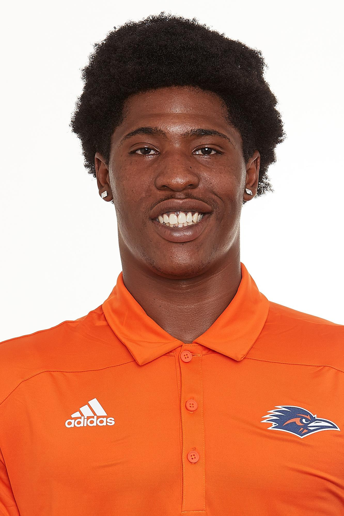 CT football standout QB A.J. Robinson goes out a CIAC champion, image size:1332x2000