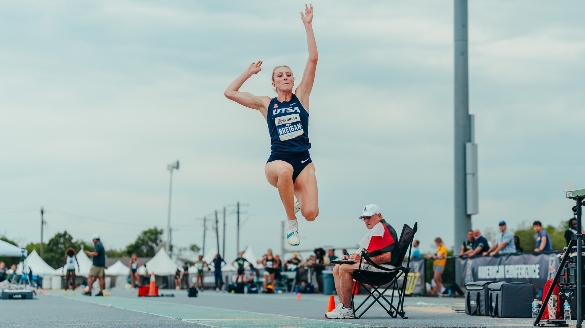 Roadrunner women rise to second after day two at American Outdoor